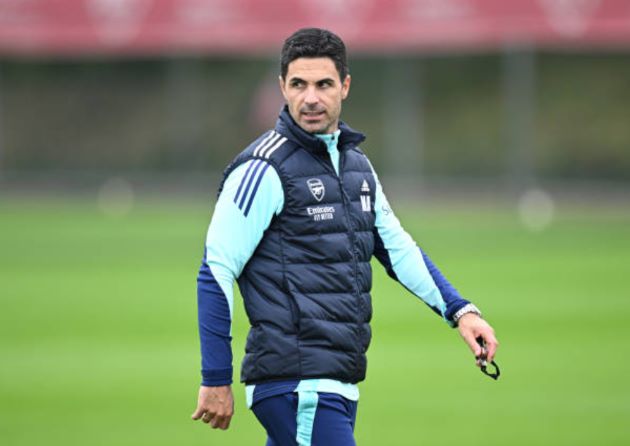 Arteta đối mặt không ít khó khăn tại Arsenal.